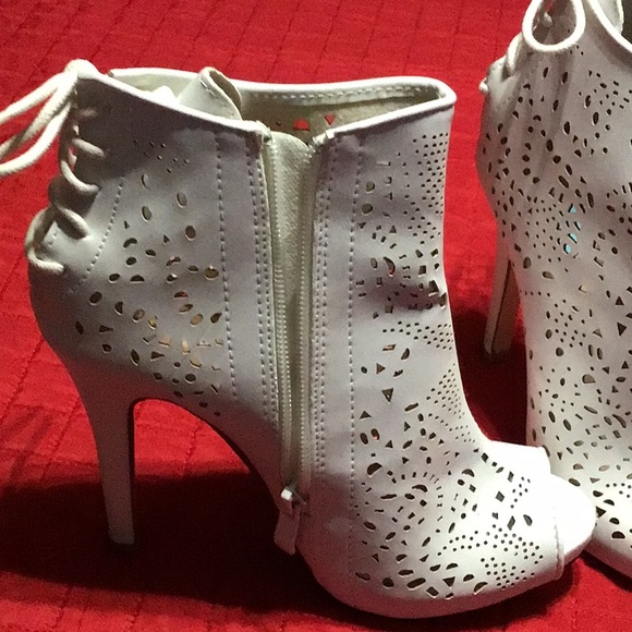 Forever Sandals - Picture 3 of 10